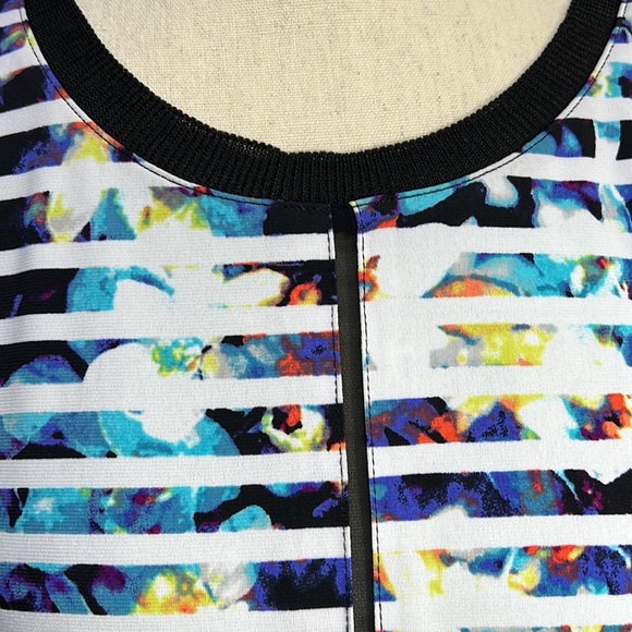 WORTHINGTON SCOOP NECK SLEEVELESS FLORAL STRIPE TOP - Picture 5 of 12